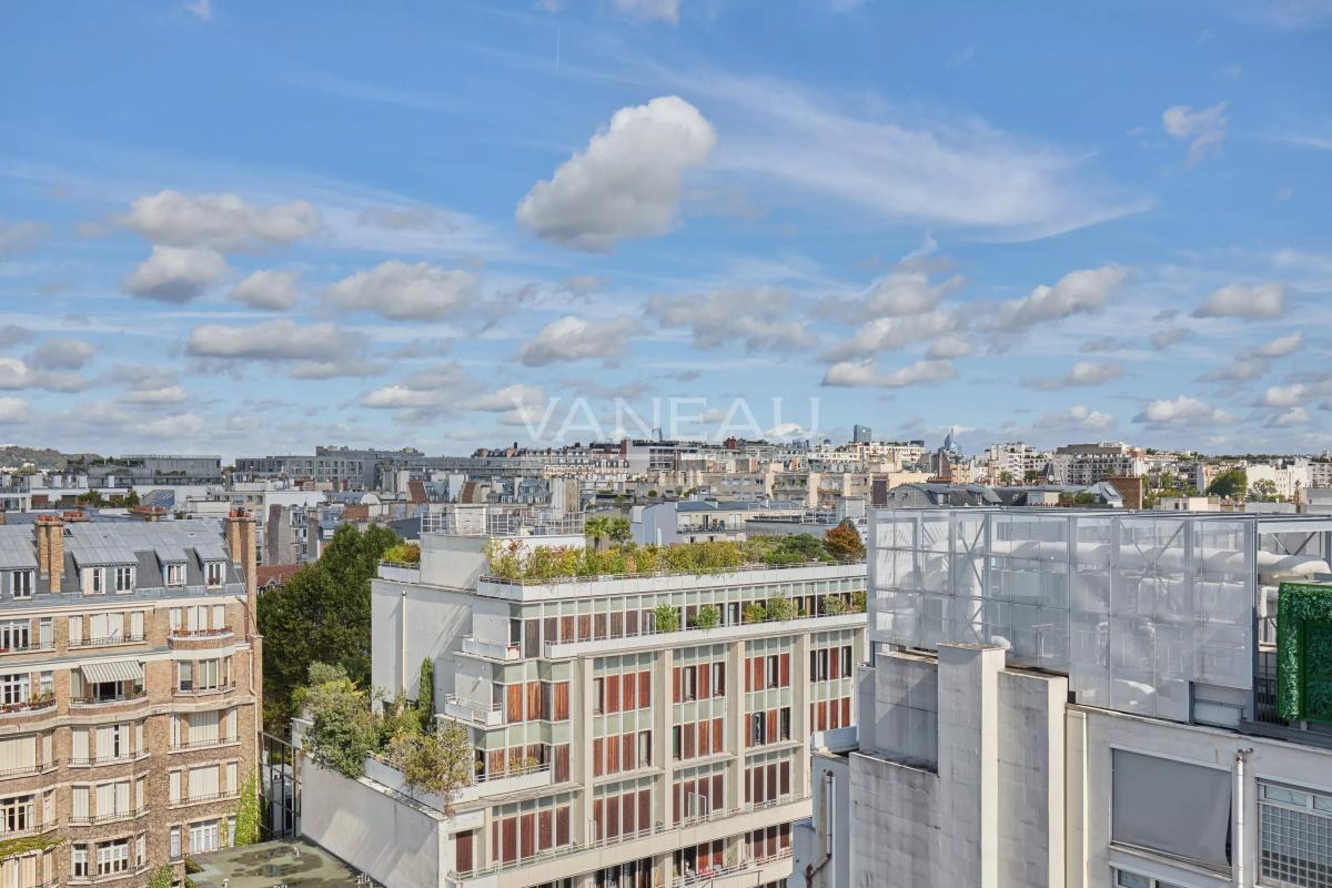 Paris XVIe - Village d'Auteuil - Exceptionnel appartement au dernier étage - Terrasse et toit terrasse avec vues panoramiques.