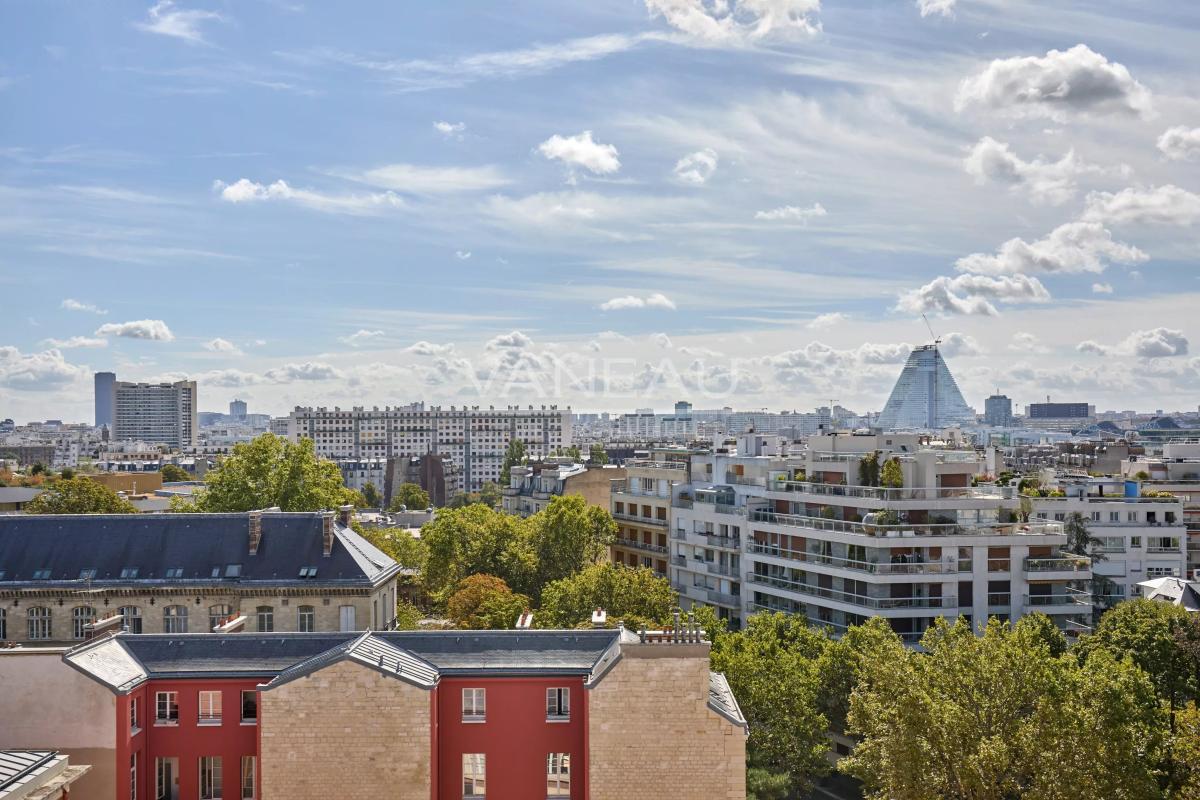 Paris XVIe - Village d'Auteuil - Exceptionnel appartement au dernier étage - Terrasse et toit terrasse avec vues panoramiques.