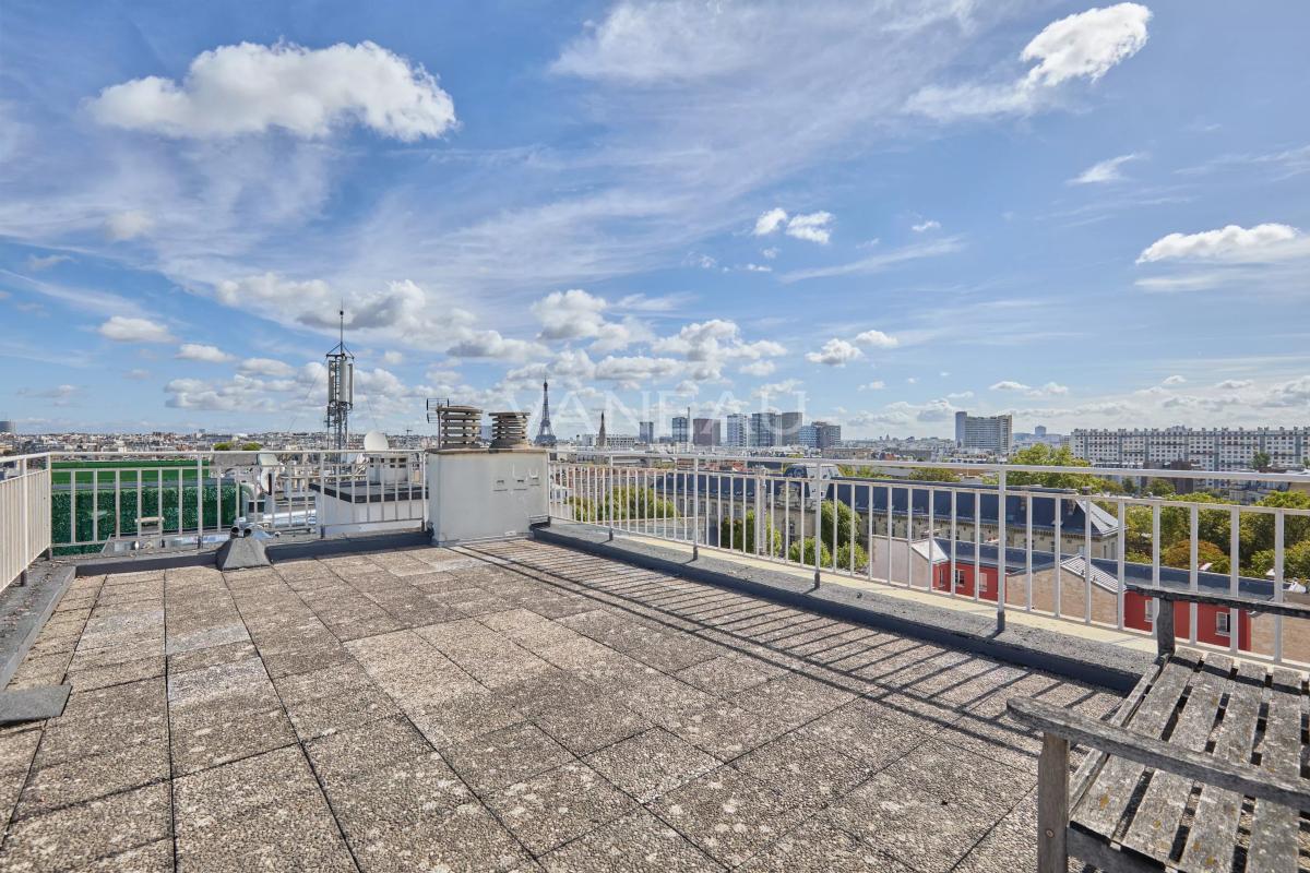 Paris XVIe - Village d'Auteuil - Exceptionnel appartement au dernier étage - Terrasse et toit terrasse avec vues panoramiques.
