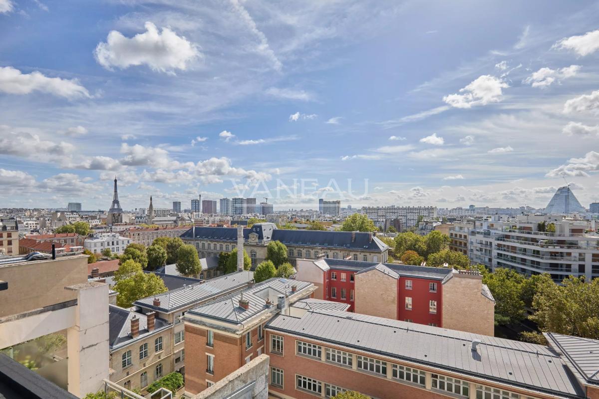 Paris XVIe - Village d'Auteuil - Exceptionnel appartement au dernier étage - Terrasse et toit terrasse avec vues panoramiques.