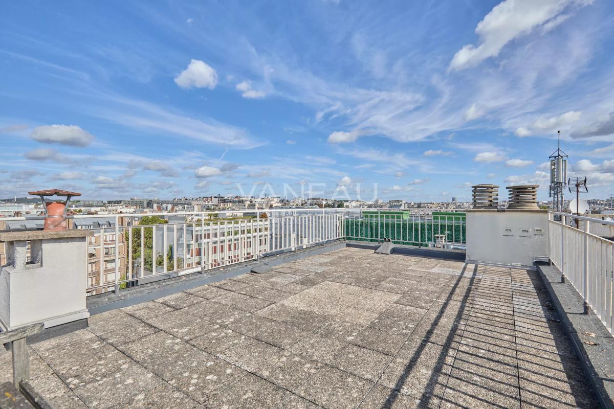 Paris XVIe - Village d'Auteuil - Exceptionnel appartement au dernier étage - Terrasse et toit terrasse avec vues panoramiques.
