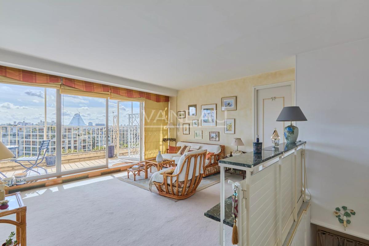 Paris XVIe - Village d'Auteuil - Exceptionnel appartement au dernier étage - Terrasse et toit terrasse avec vues panoramiques.