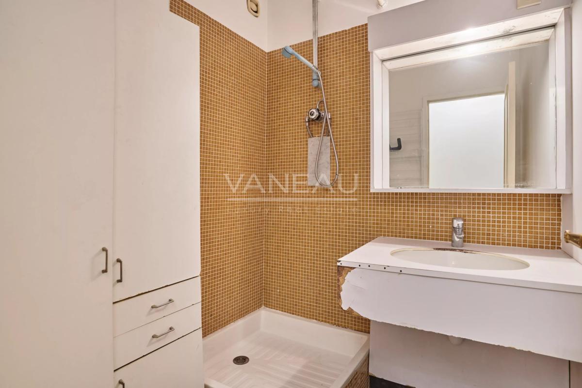 Paris XVe - Cambronne - Appartement quatre pièces avec balcon