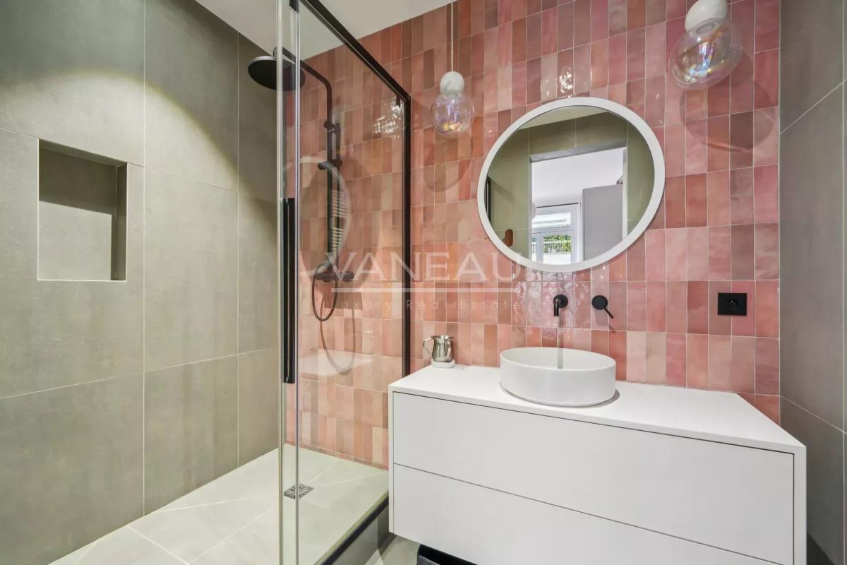 Paris XVIe - Muette - Appartement familial lumineux aux superbes volumes
