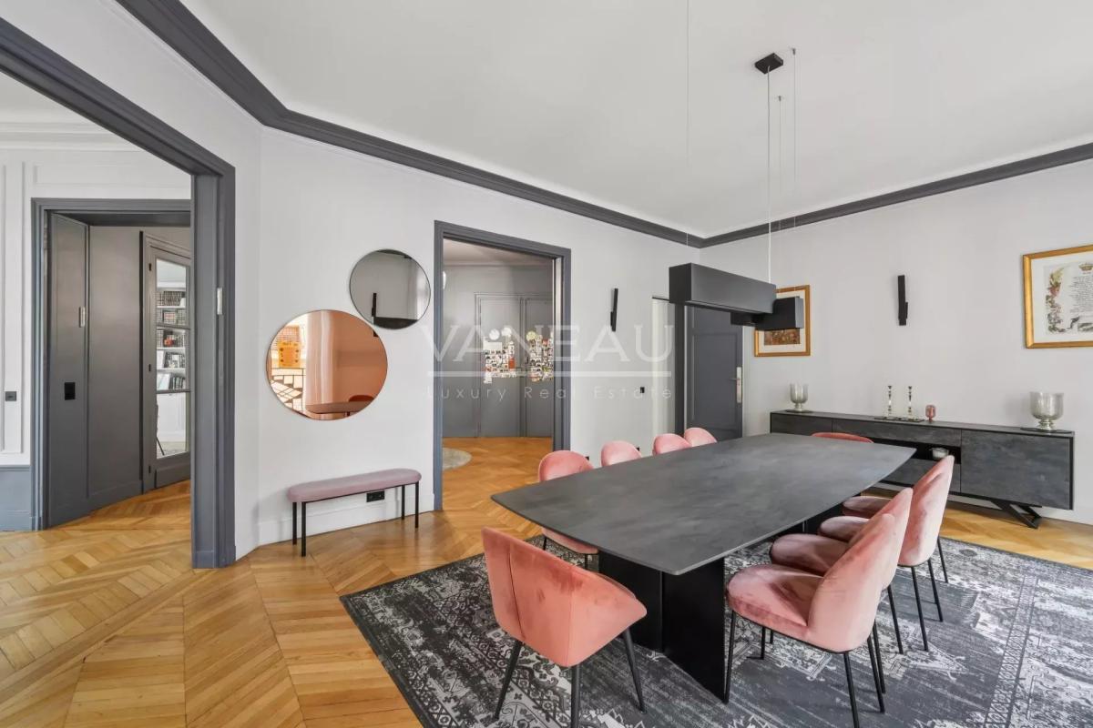 Paris XVIe - Muette - Appartement familial lumineux aux superbes volumes
