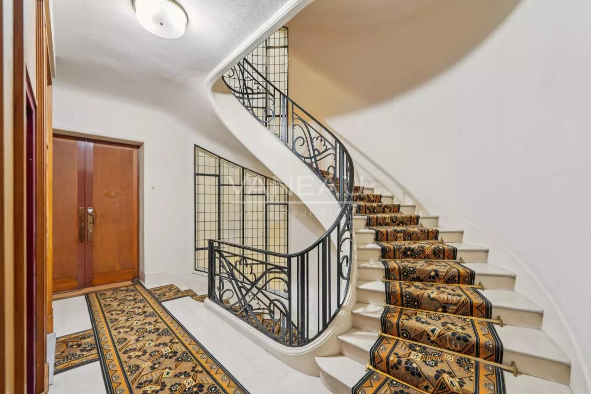 Paris XVIe - Muette - Appartement familial lumineux aux superbes volumes