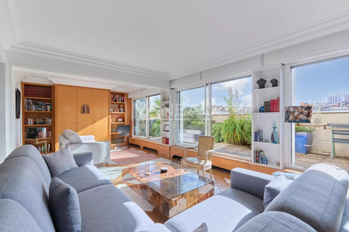 PARIS VIe — VAVIN — TERRASSE ET VUES DÉGAGÉES