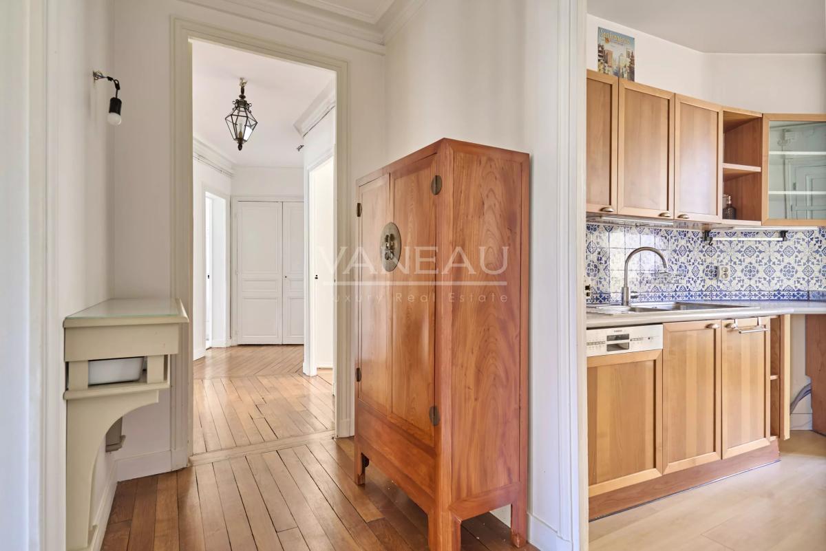 Paris XVe Croix Nivert : Appartement avec charme de l’ancien
