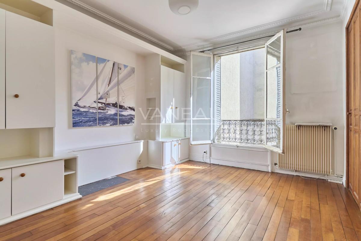 Paris XVe Croix Nivert : Appartement avec charme de l’ancien
