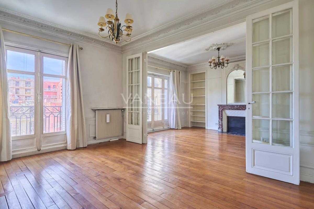 Paris XVe Croix Nivert : Appartement avec charme de l’ancien