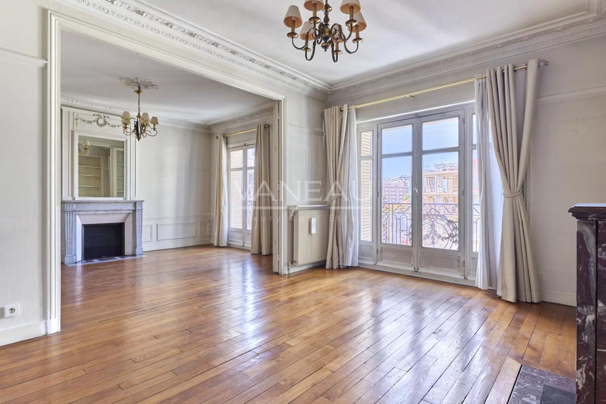 Paris XVe Croix Nivert : Appartement avec charme de l’ancien