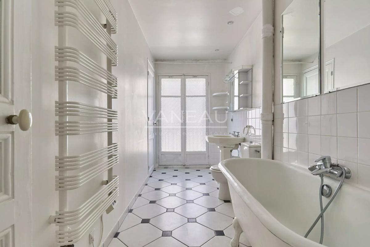 Paris XVe Croix Nivert : Appartement avec charme de l’ancien