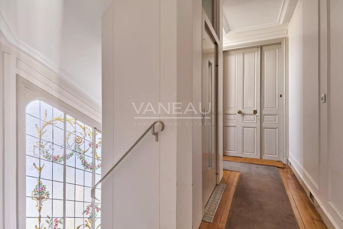 Paris XVe Croix Nivert : Appartement avec charme de l’ancien