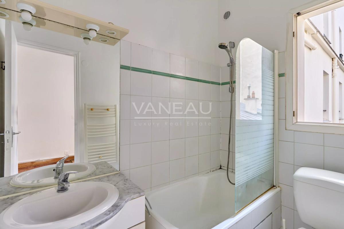 PARIS VII –  BON MARCHÉ – PIED A TERRE