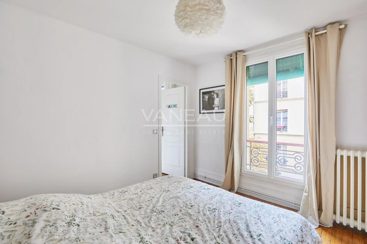 PARIS XVe - Volontaires : Appartement trois pièces au calme