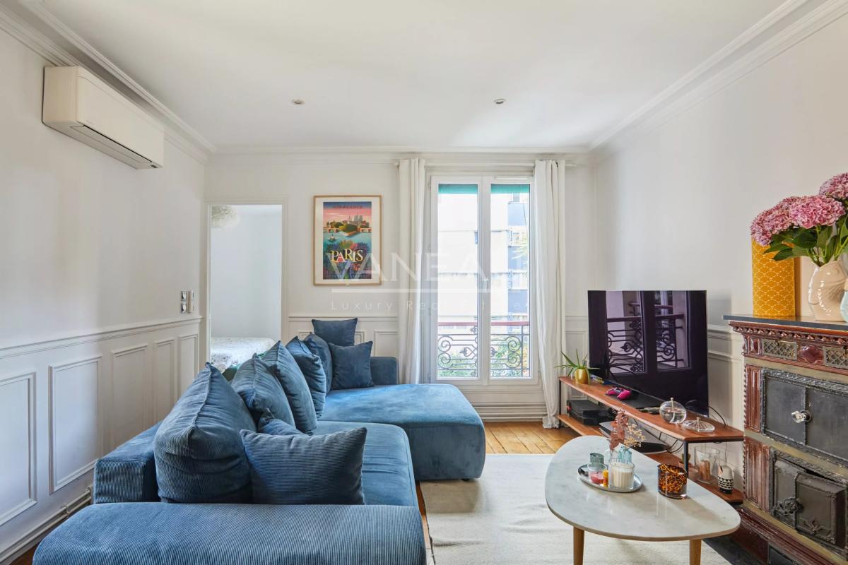 PARIS XVe - Volontaires : Appartement trois pièces au calme