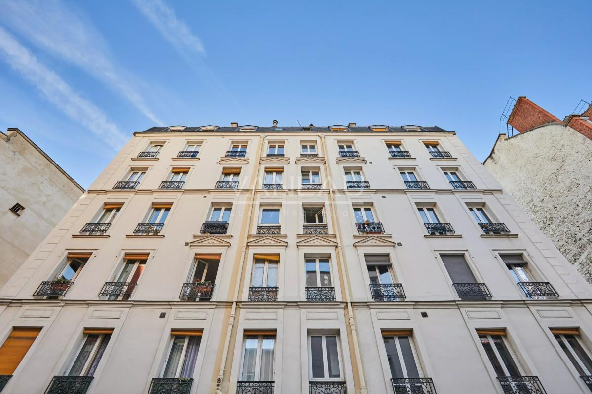 PARIS XVe - Volontaires : Appartement trois pièces au calme