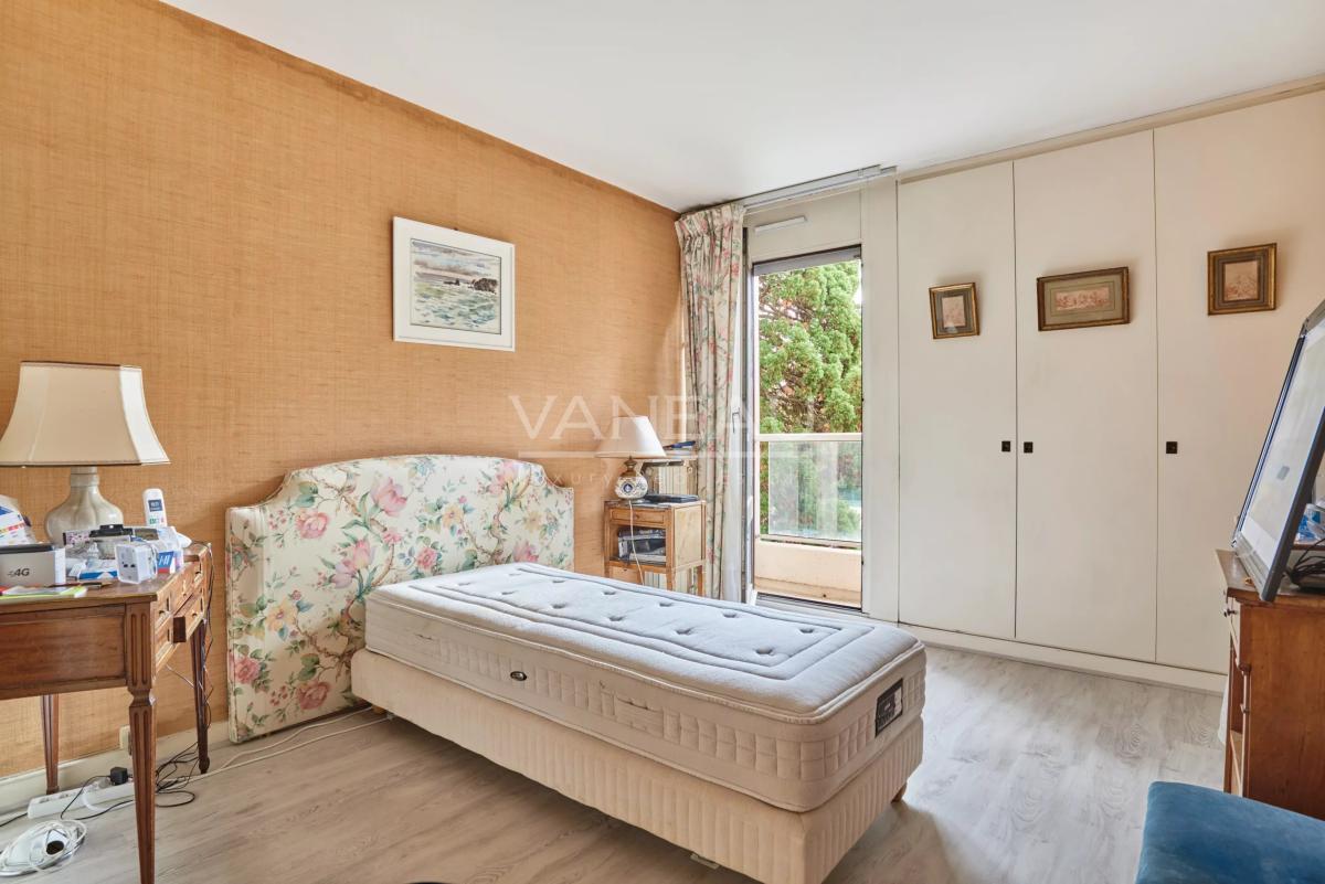 Résidence de standing - 4 pièces avec terrasse - piscine et tennis.