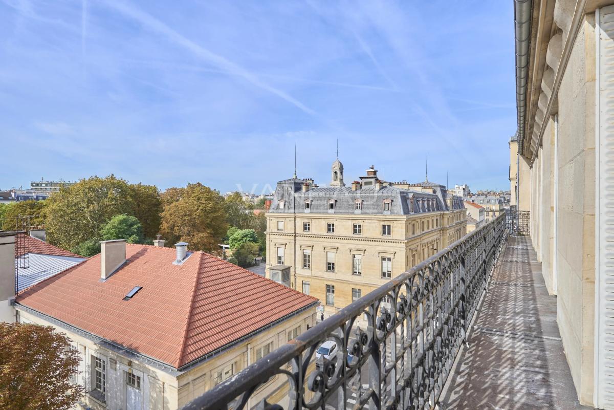 Paris XIV – Mairie du XIV – Appartement familial étage élevé