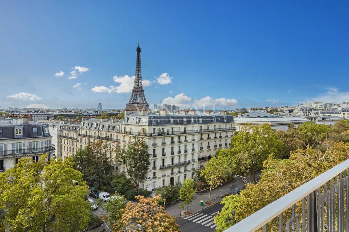 Paris XVI- Place de l'Alma - Vues panoramiques