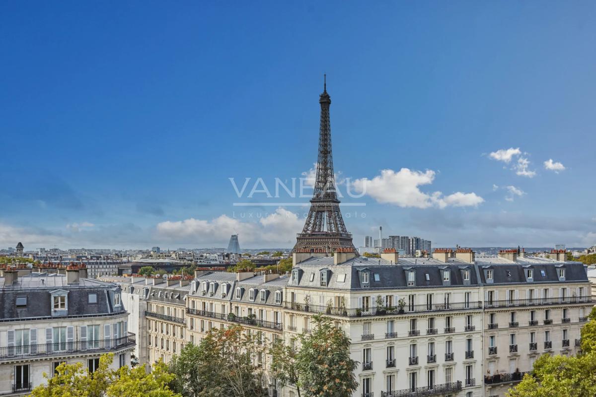 Paris XVI- Place de l'Alma - Vues panoramiques