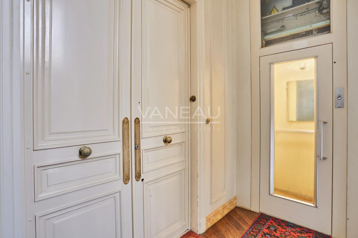 PARIS VII - Suffren / Ségur : Appartement familial aux beaux volumes