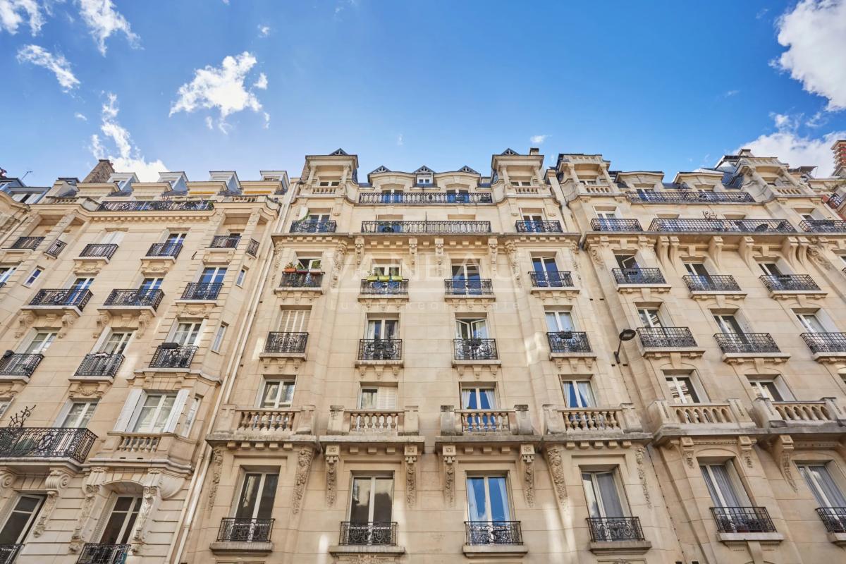 PARIS VII - Suffren / Ségur : Appartement familial aux beaux volumes