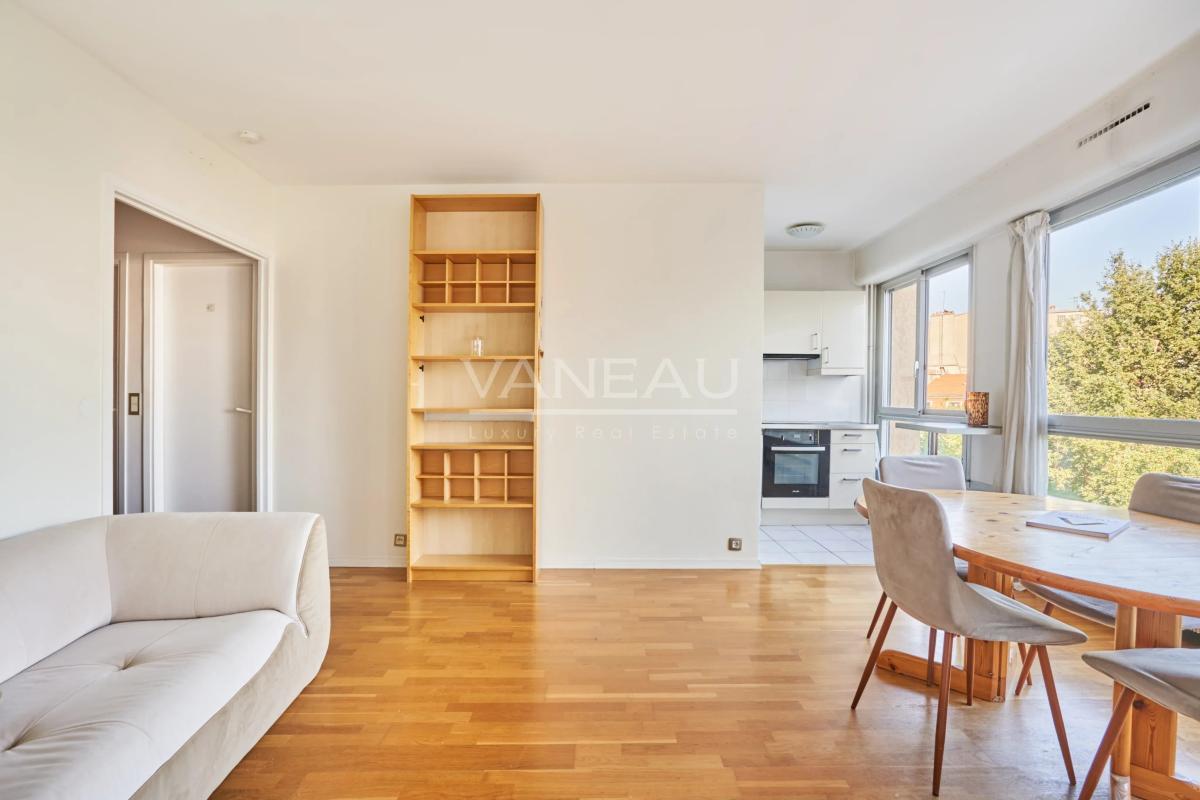 Paris XVe - Cambronne - Etage élevé