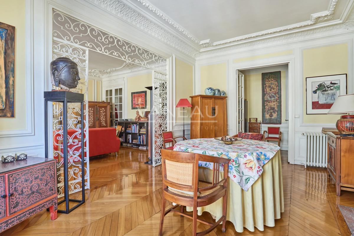 Paris XVe - Suffren Breteuil : Appartement familial vendu avec occupation temporaire