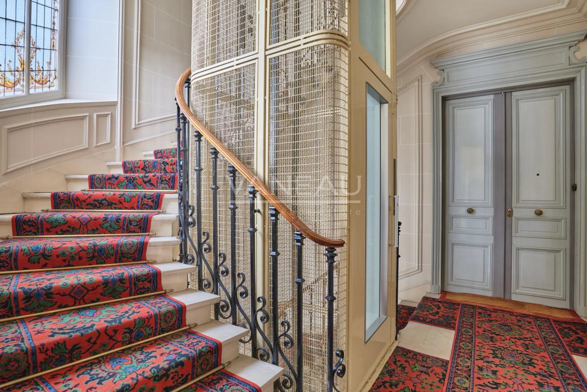Paris XVe - Suffren Breteuil : Appartement familial vendu avec occupation temporaire