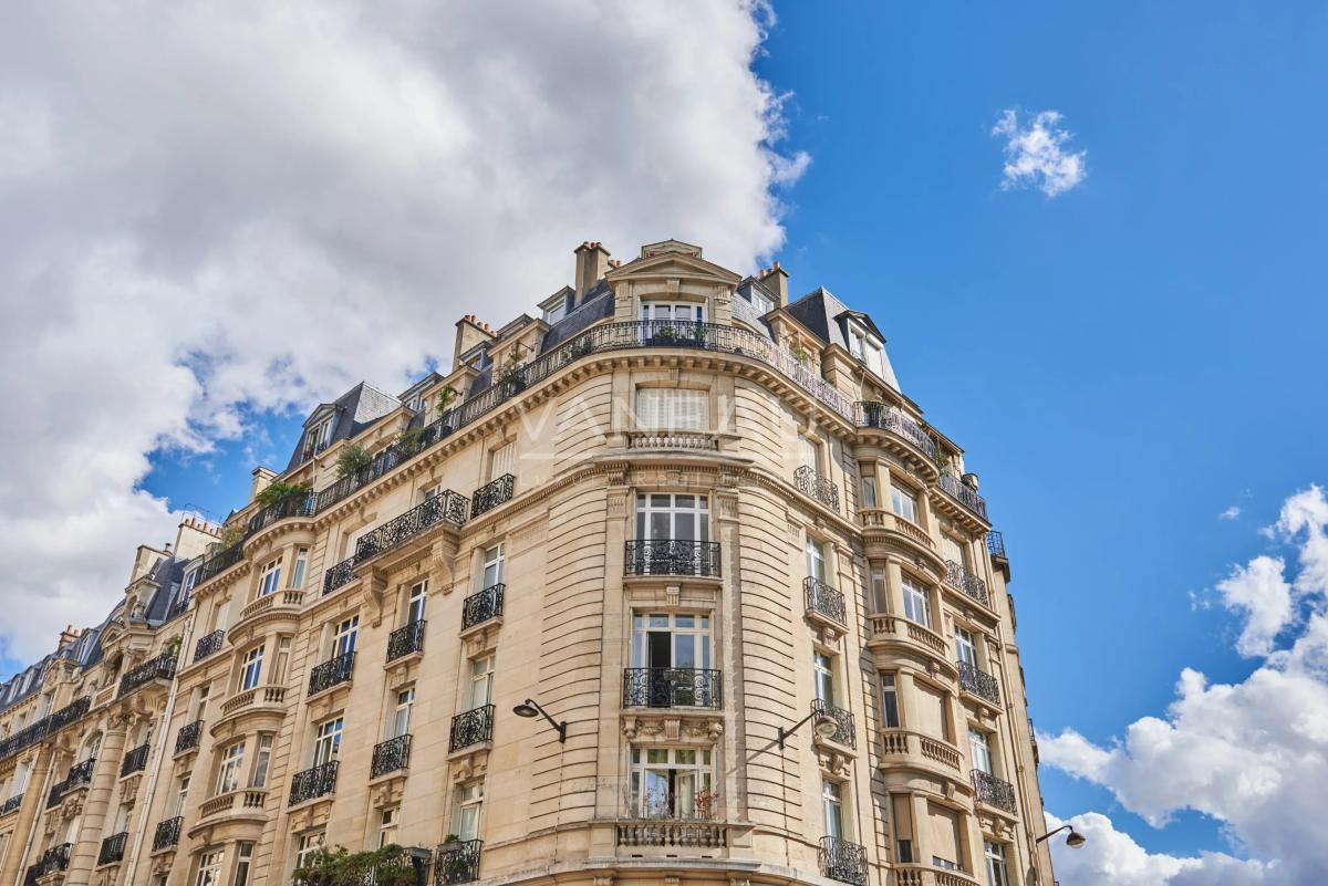 Paris XVe - Suffren Breteuil : Appartement familial vendu avec occupation temporaire