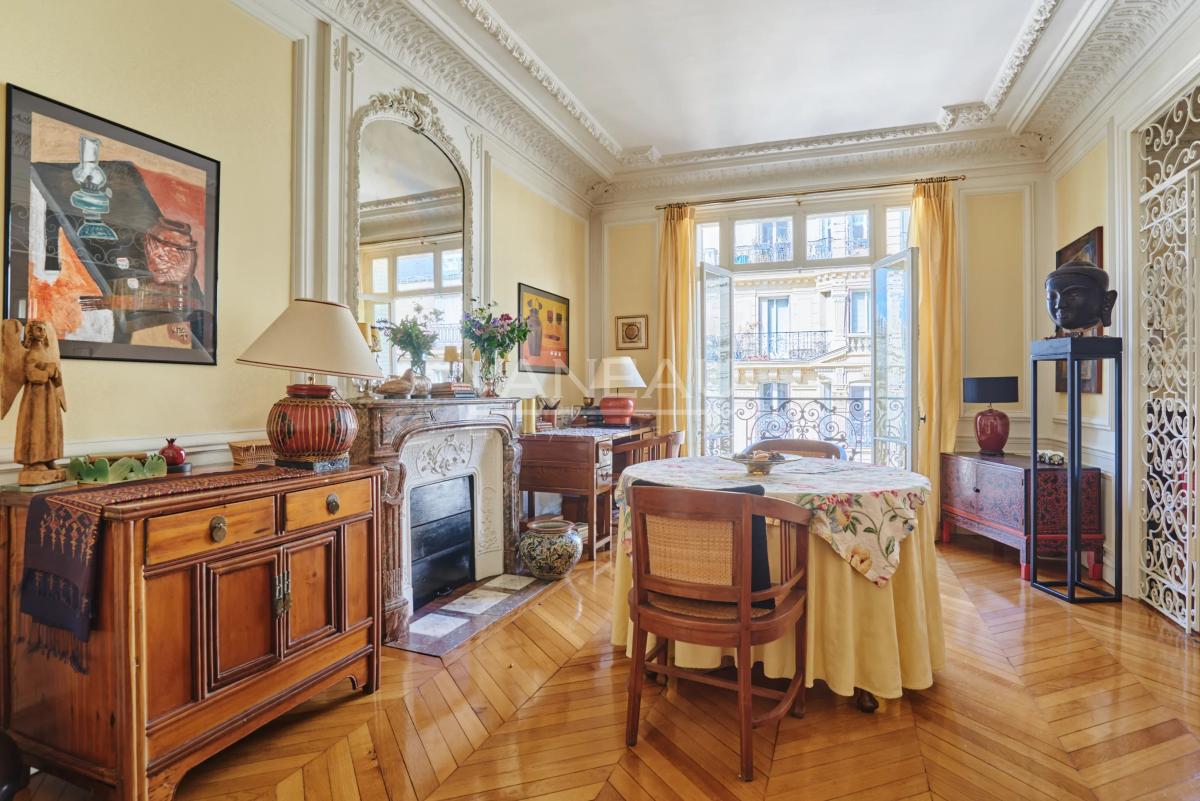 Paris XVe - Suffren Breteuil : Appartement familial vendu avec occupation temporaire