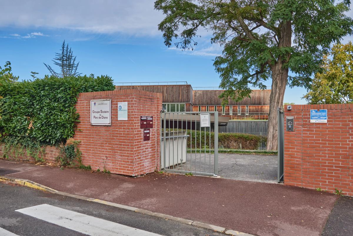 Résidence standing - 4 pèces avec terrasse - piscine et tennis ....