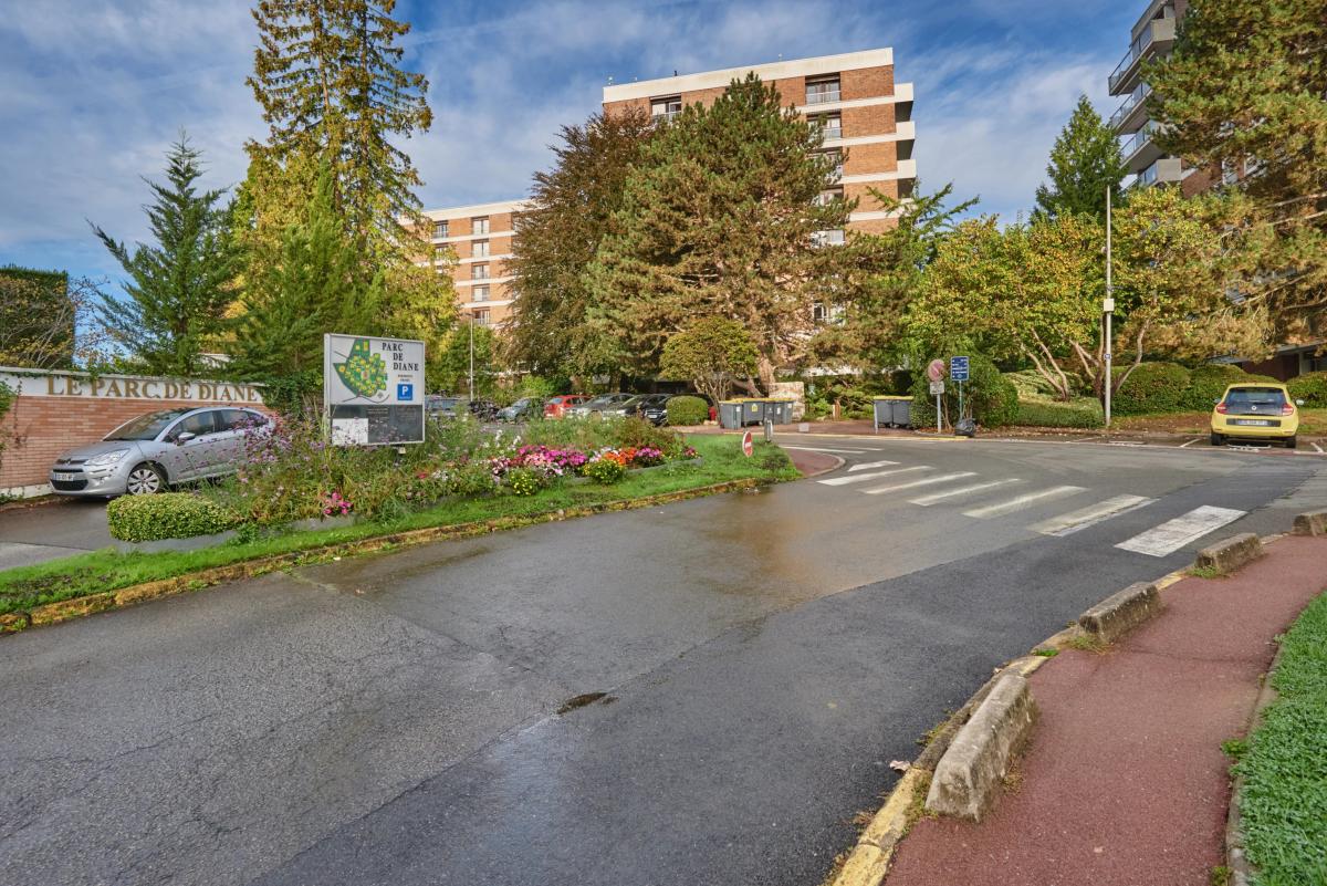 Résidence standing - 4 pèces avec terrasse - piscine et tennis ....
