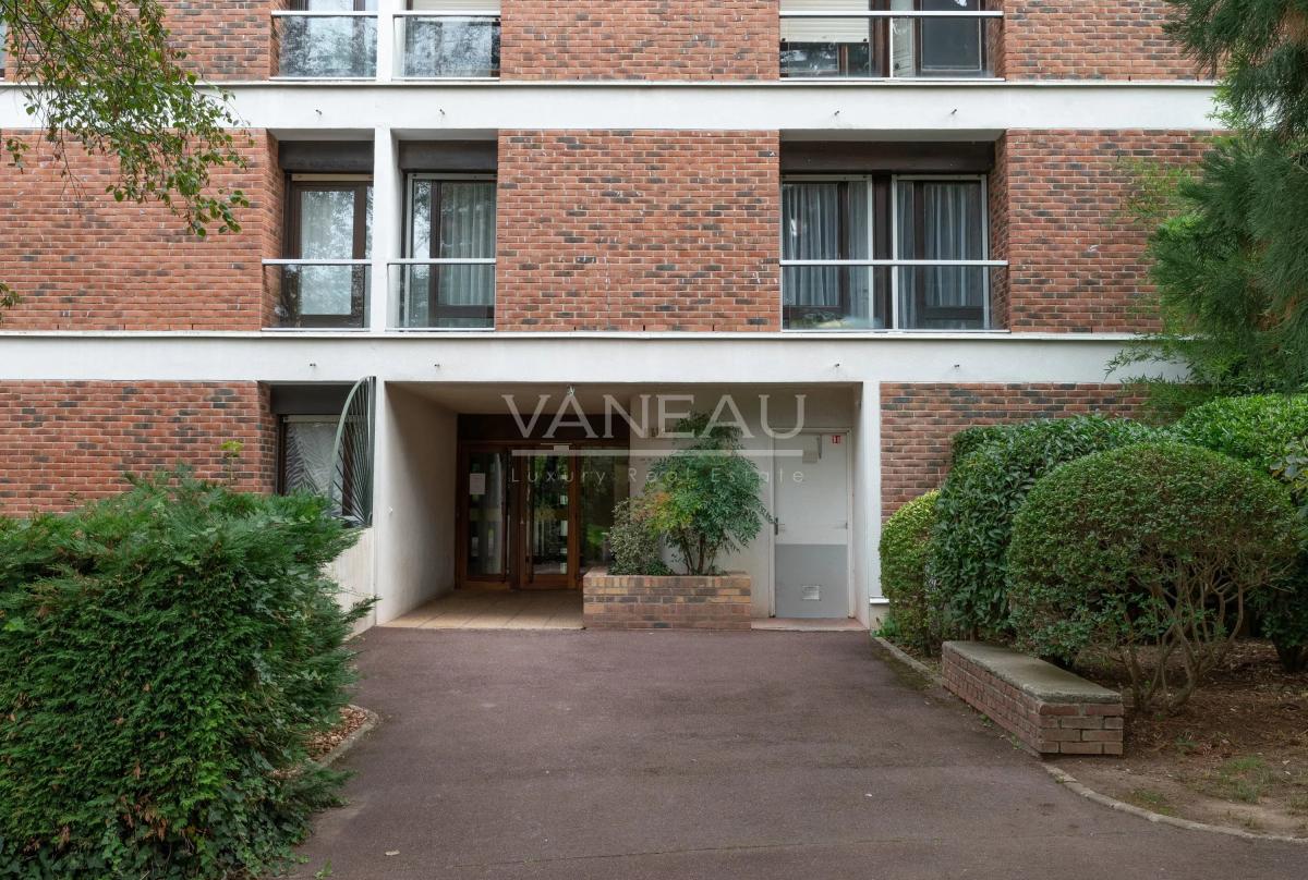 Résidence standing - 4 pèces avec terrasse - piscine et tennis ....