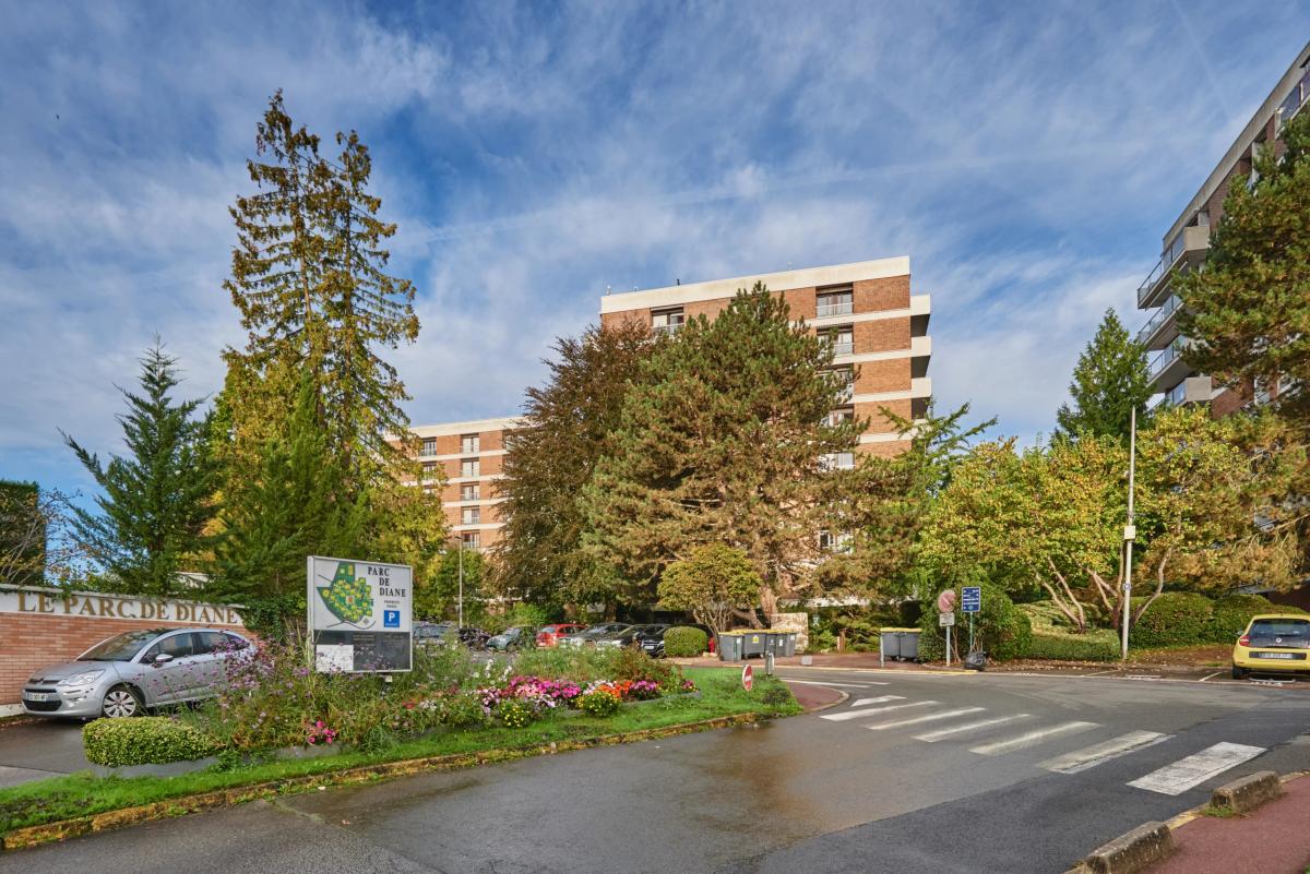 Résidence standing - 4 pèces avec terrasse - piscine et tennis ....