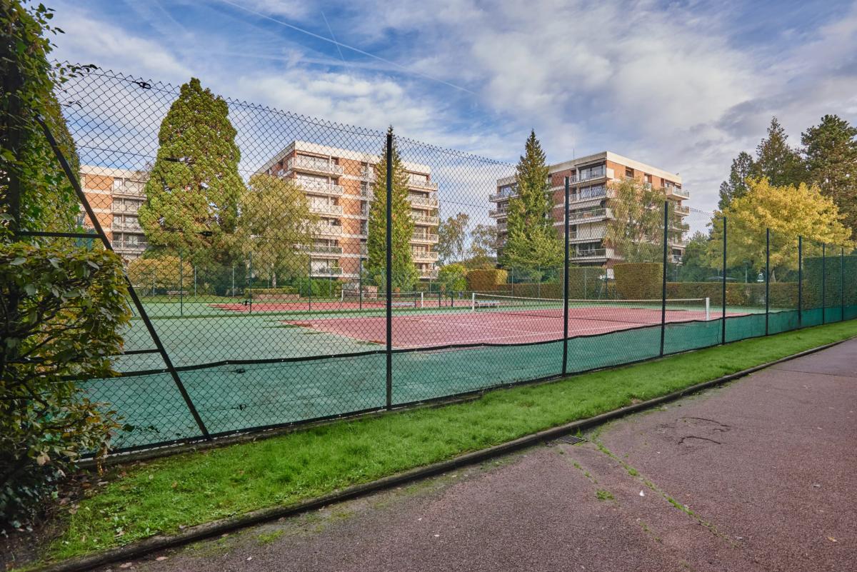 Résidence standing - 4 pèces avec terrasse - piscine et tennis ....
