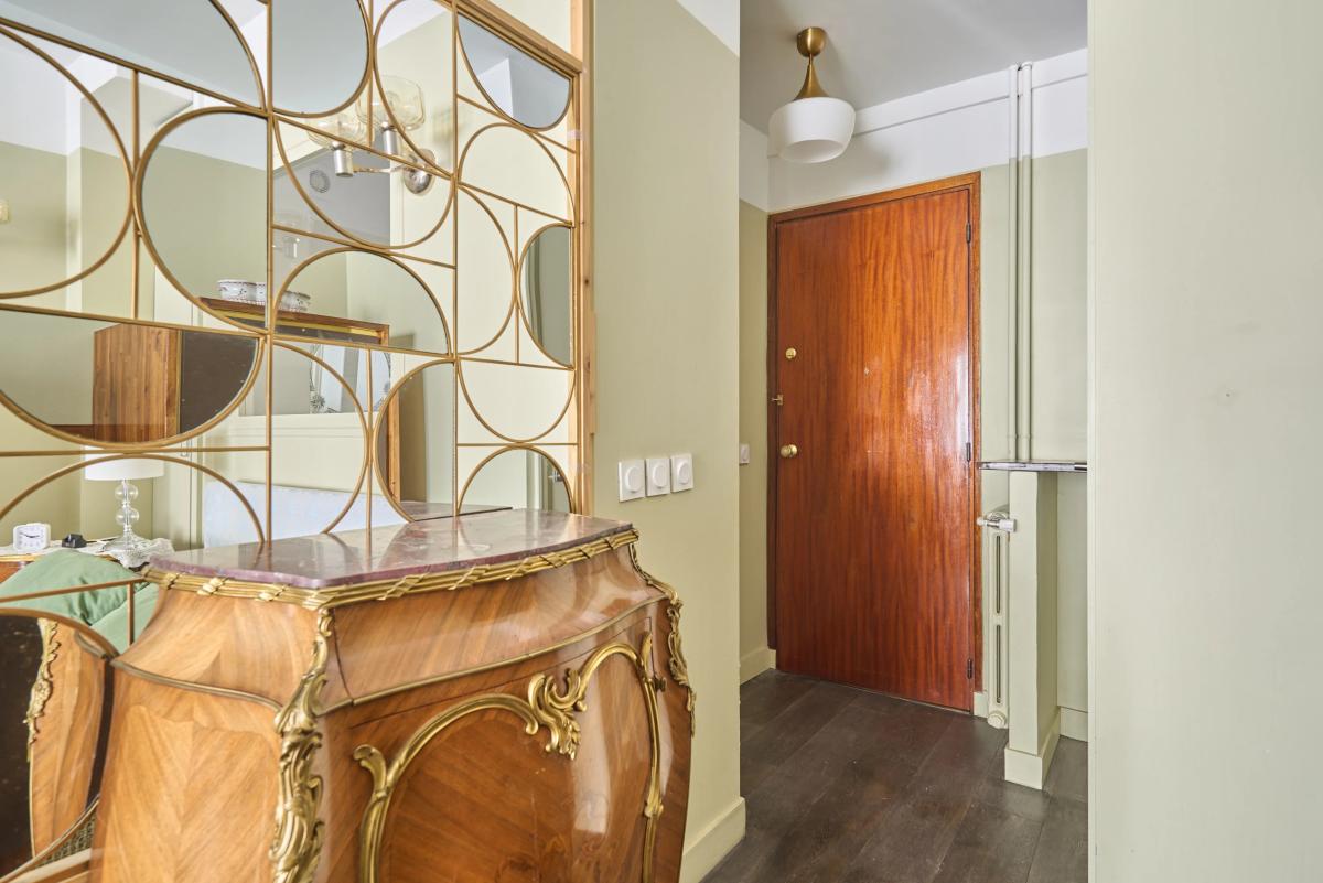 Paris V – Rue Claude Bernard – Studio avec Balcon