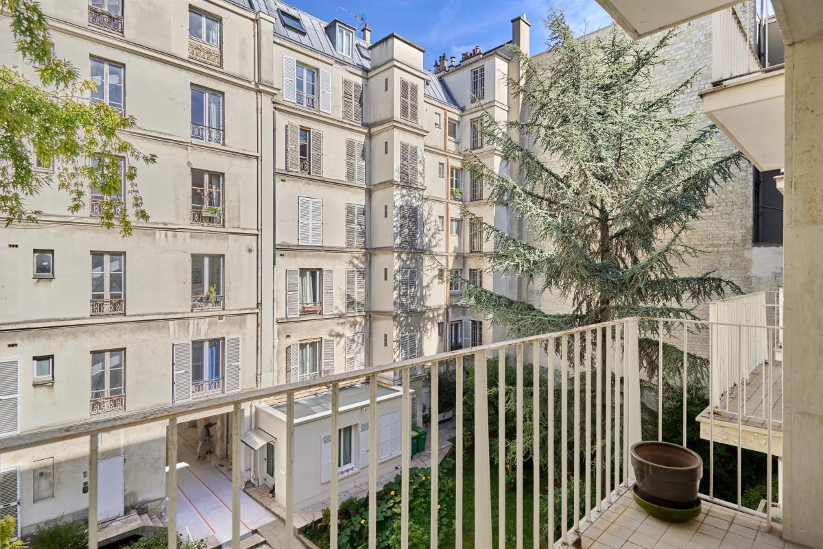 Paris V – Rue Claude Bernard – Studio avec Balcon