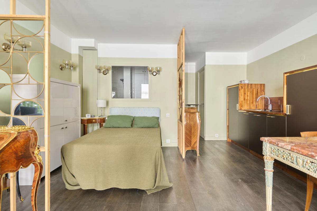 Paris V – Rue Claude Bernard – Studio avec Balcon