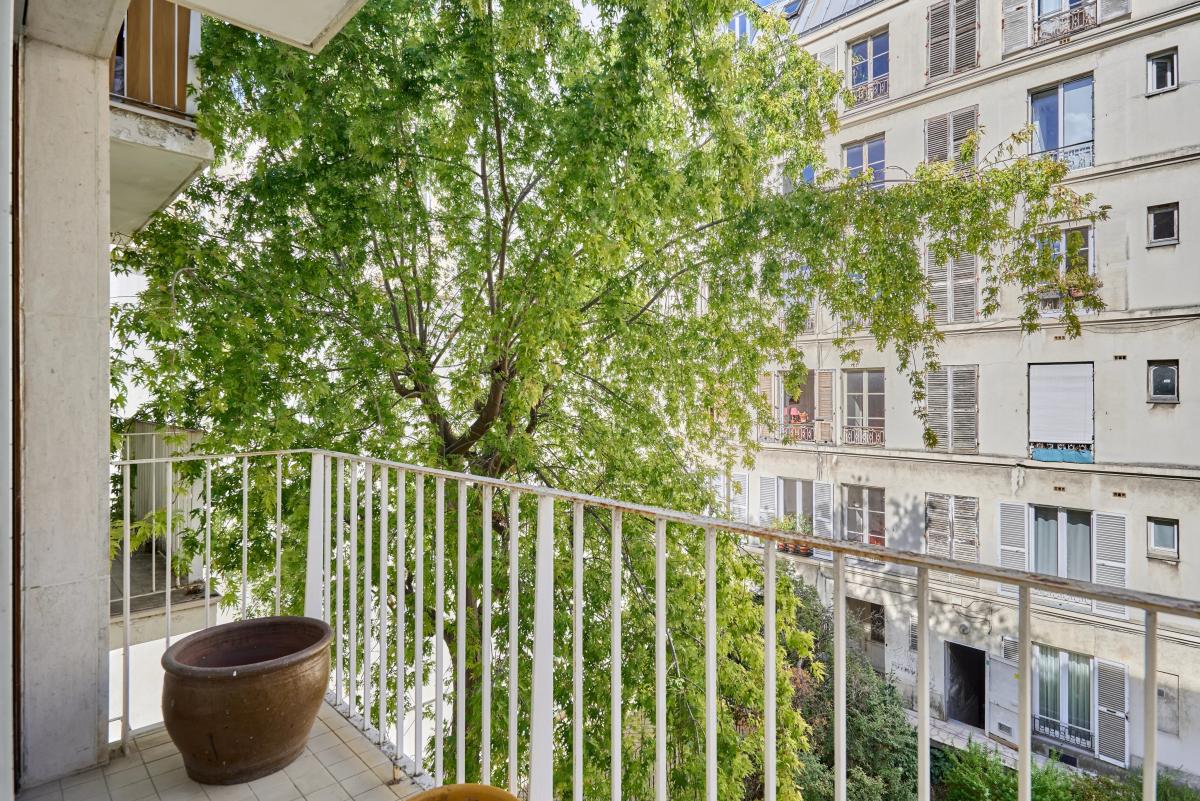 Paris V – Rue Claude Bernard – Studio avec Balcon