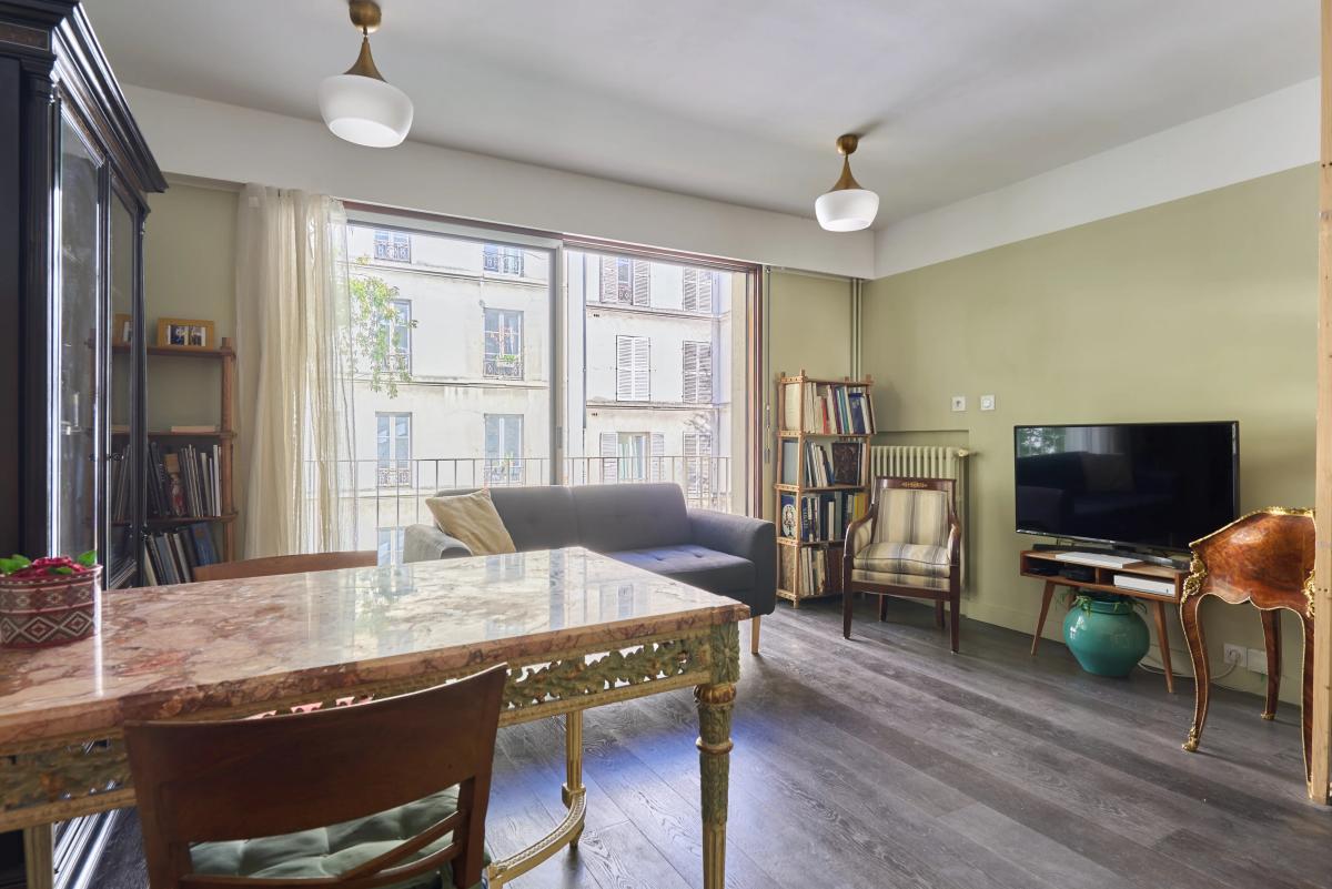 Paris V – Rue Claude Bernard – Studio avec Balcon