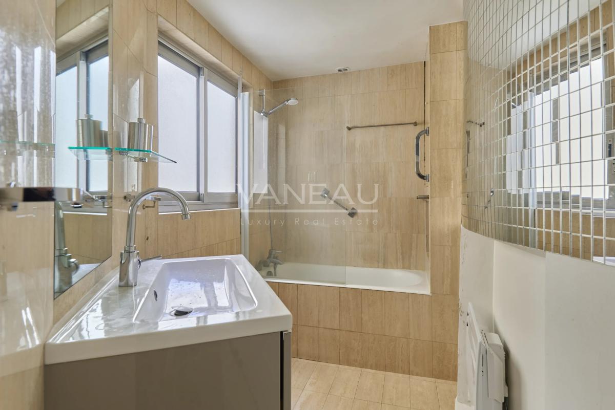 Paris 7ème - Matignon - Idéal pied à terre