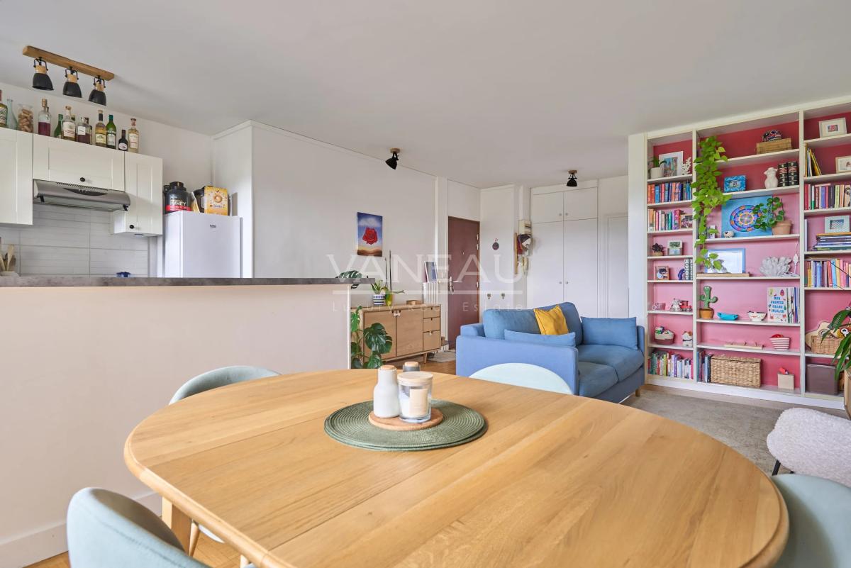 Neuilly - Trois pièces ensoleillé et calme avec balcon