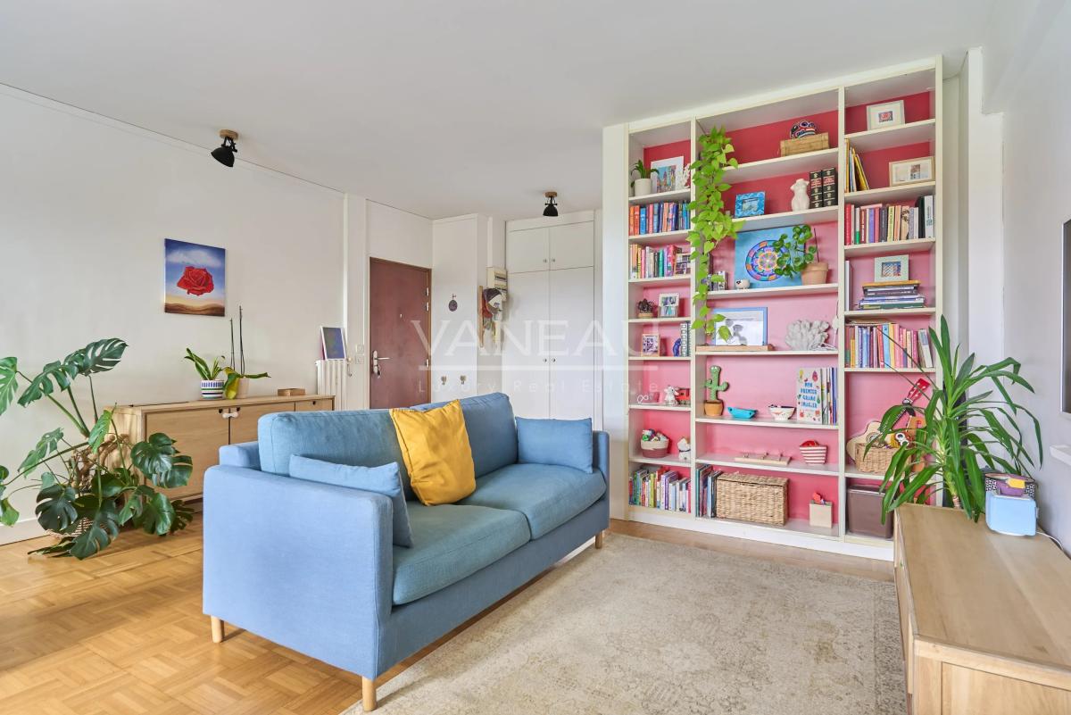 Neuilly - Trois pièces ensoleillé et calme avec balcon