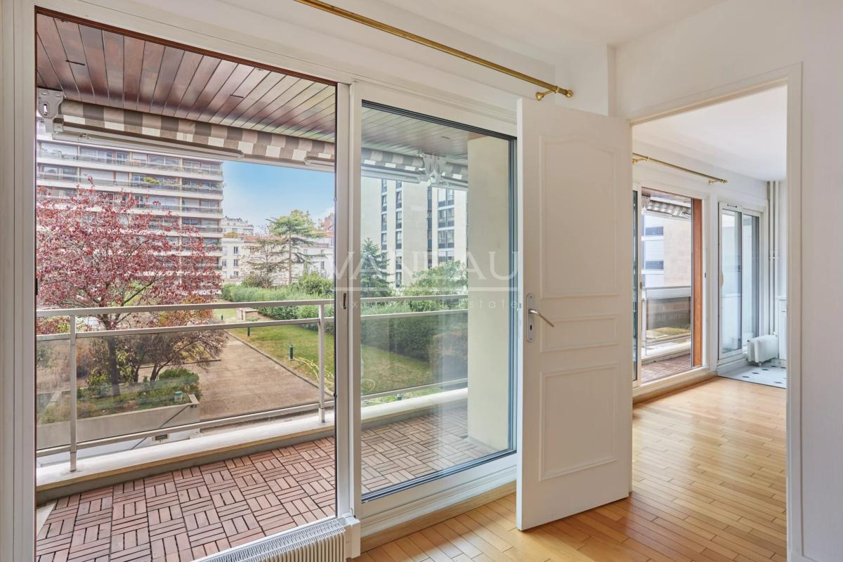 Paris 15ᵉ Charles Michels 2 pièces avec balcon, au calme sur jardin