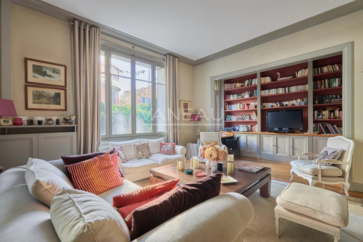 Boulogne - Appartement de charme aux beaux volumes