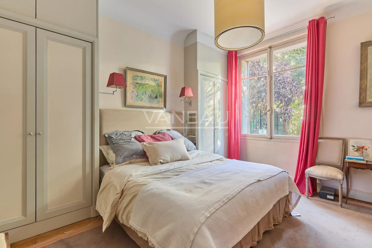 Boulogne - Appartement de charme aux beaux volumes