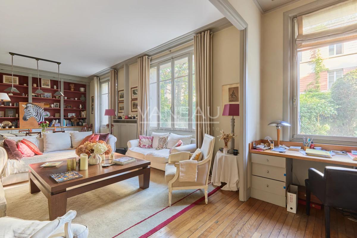 Boulogne - Appartement de charme aux beaux volumes