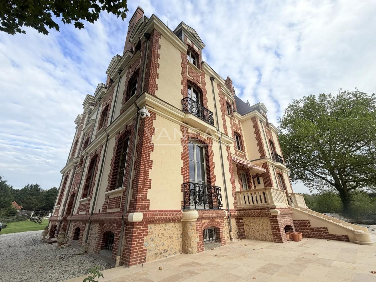 Propriété équestre de 7,8 ha avec château, Pays d'Auge